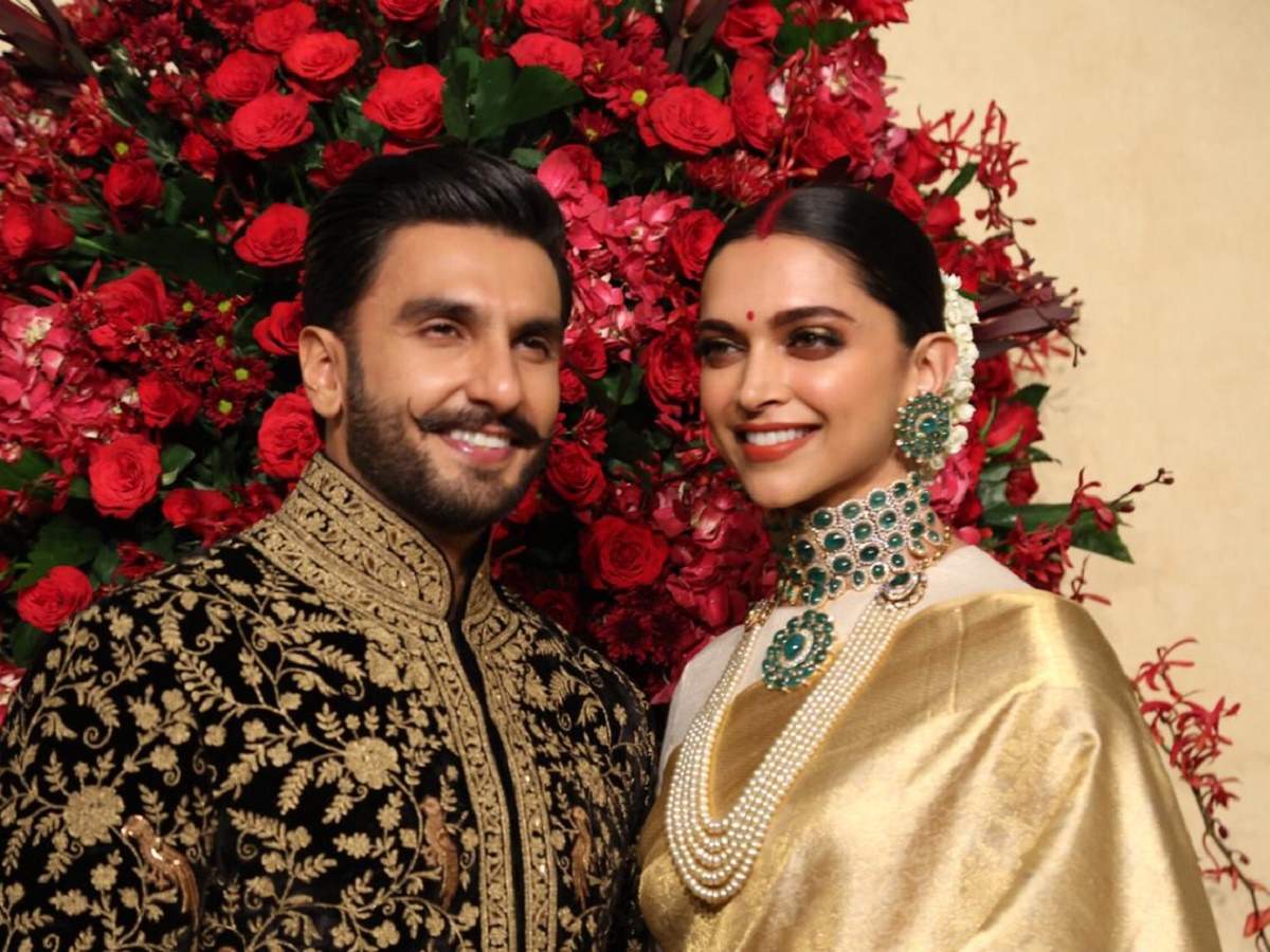 Deepika Padukone and Ranveer Singh's Bengaluru Wedding Reception Was a  Fashion Extravaganza