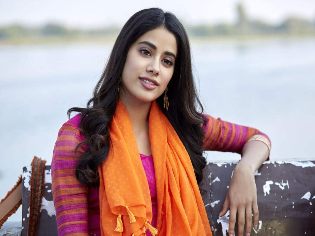 Janhvi Kapoor This Year Brought Me Both Worst And Best Experience Of My Life Hindi Movie News Times Of India