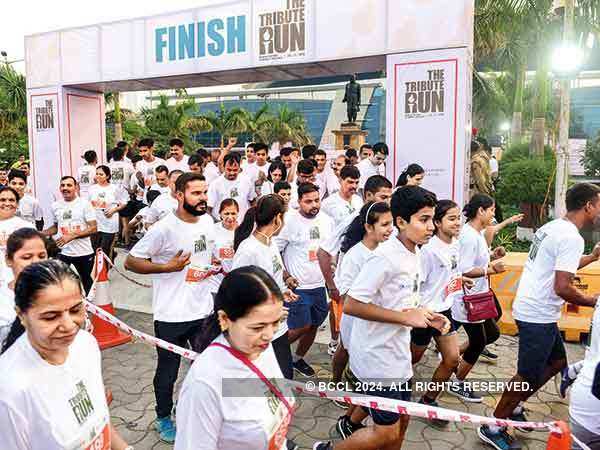Mumbaikars take off on a run to commemorate 10th anniversary of the 26/11 terror attacks in city.
