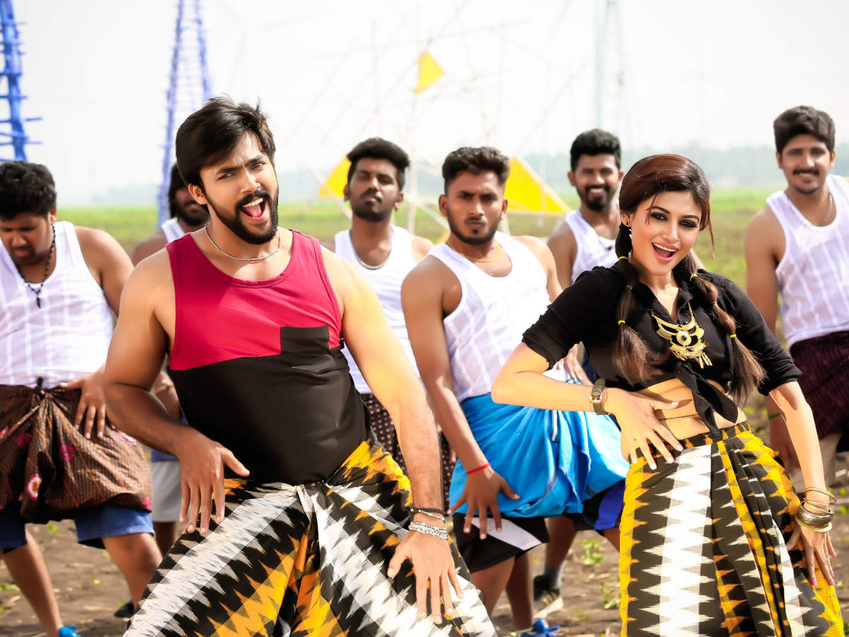 Actress Oviya Gave A Special Cameo With Actor Aarav In Pollachi For Raja Bheema 