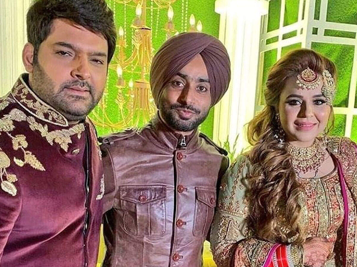 Kapil Sharma and Ginni Chatrath's Amritsar wedding reception was graced by the presence of Satinder Sartaaj, Babbu Maan and Bhagwant Mann | Punjabi Movie News - Times of India Kapil Sharma and Ginni Chatrath's Amritsar wedding reception was graced by the presence of Satinder Sartaaj, Babbu Maan and Bhagwant Mann | Punjabi Movie News - Times of India