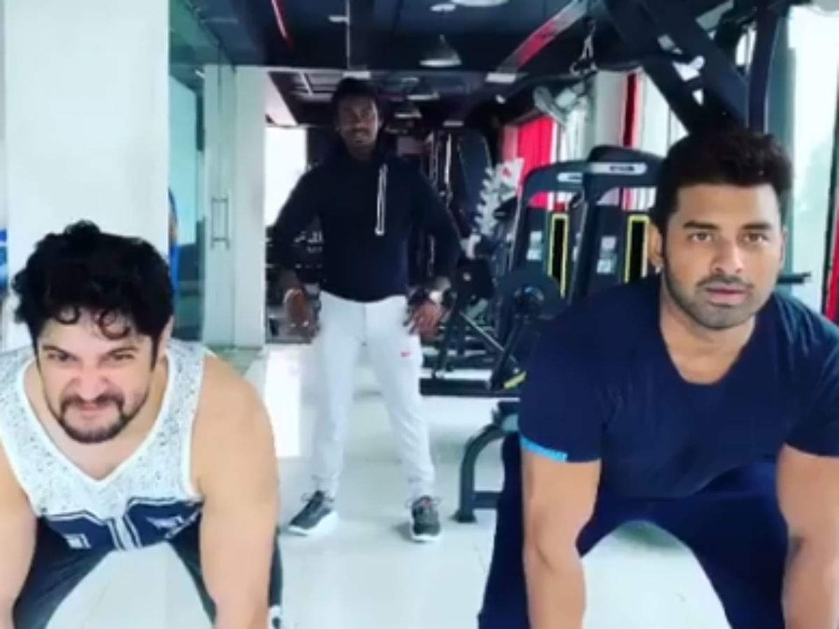 Vikram Chatterjee and Ankush Hazra enjoy fun-time in gym; watch video -  Times of India