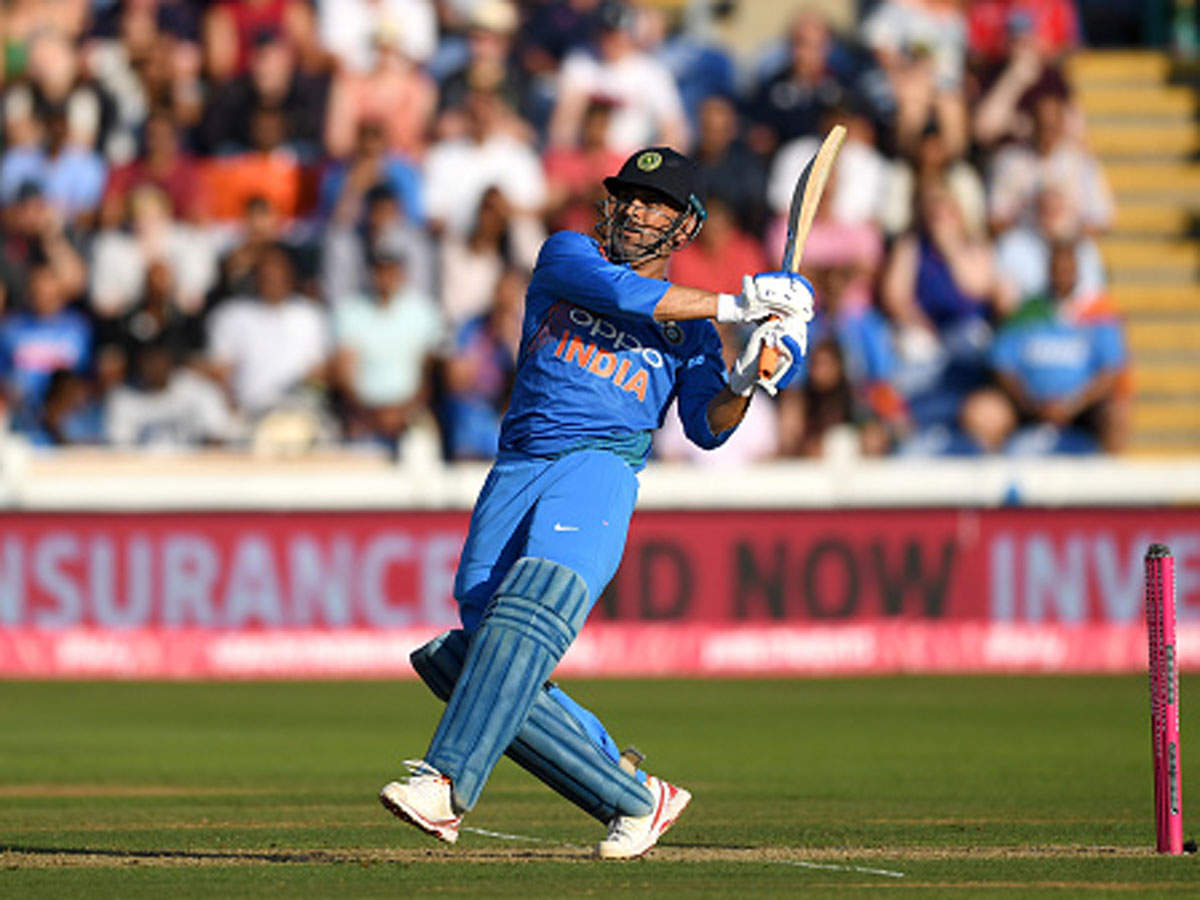 MS Dhoni returns to T20 team, Rishabh Pant dropped from ODI side ...
