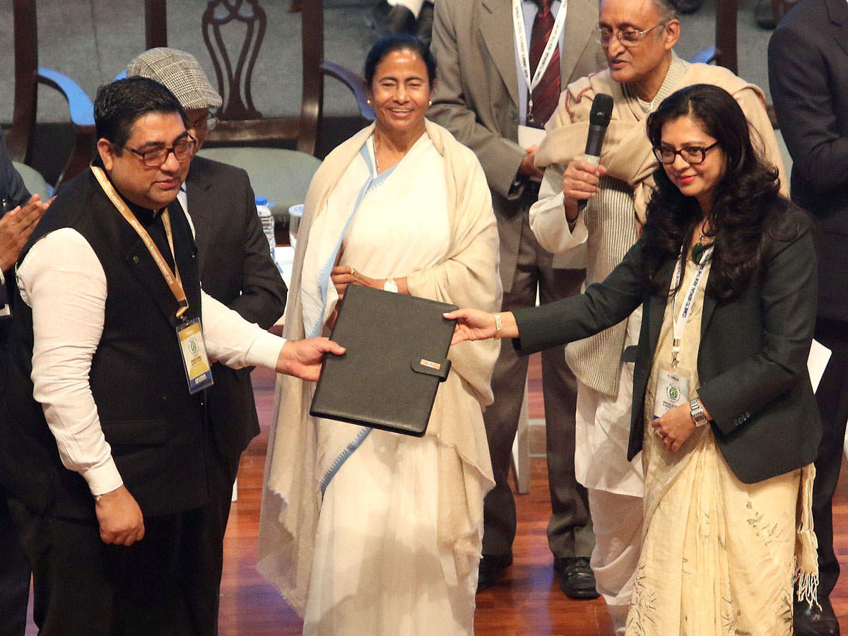 Mamata Banerjee and other dignitaries at the function of Bengal Global Business Summit 2018, in Kolkata on Dec 26, 2018. (TOI photo by Krishna Roy)