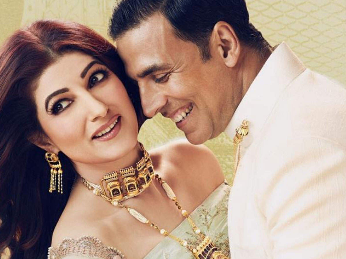 Akshay Kumar is brimming with pride as Twinkle Khanna hits another milestone in her literary career | Hindi Movie News - Times of India