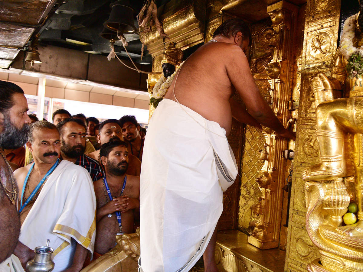 Sabarimala nada being closed after the entry of two women on Wednesday