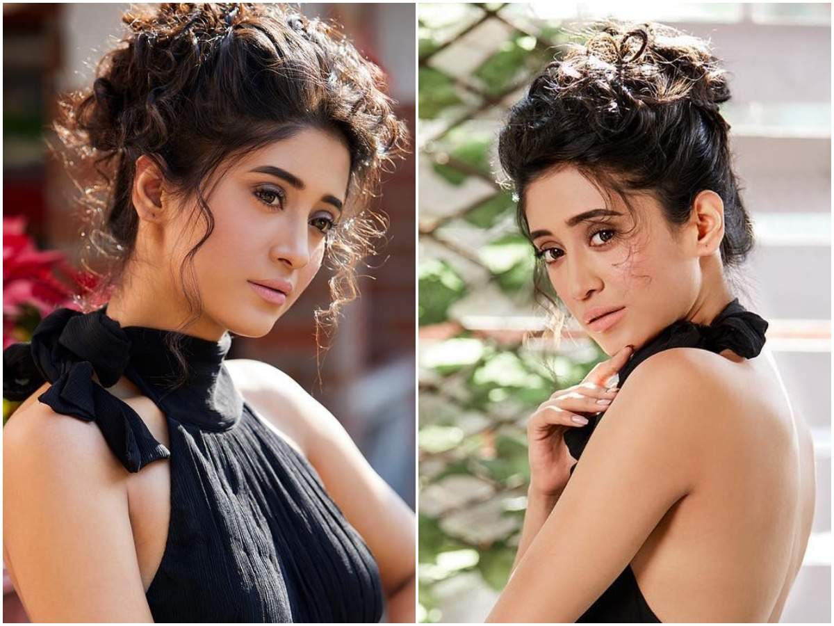 Yeh Rishta Kya Kehlata Hai's Shivangi Joshi oozes oomph in her latest