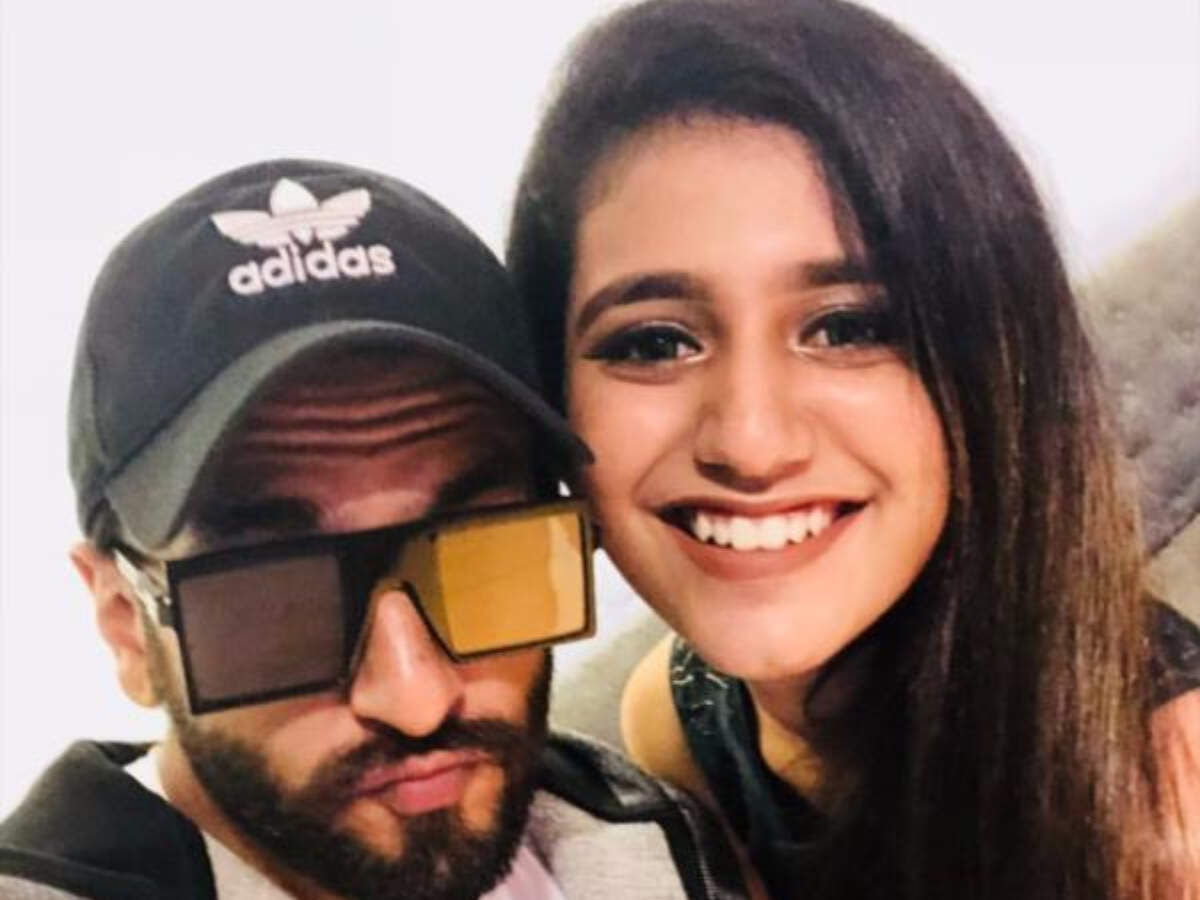 Priya Varrier poses for a selfie with Ranveer Singh at 'Uri: The Surgical Strike' special screening - Times of India