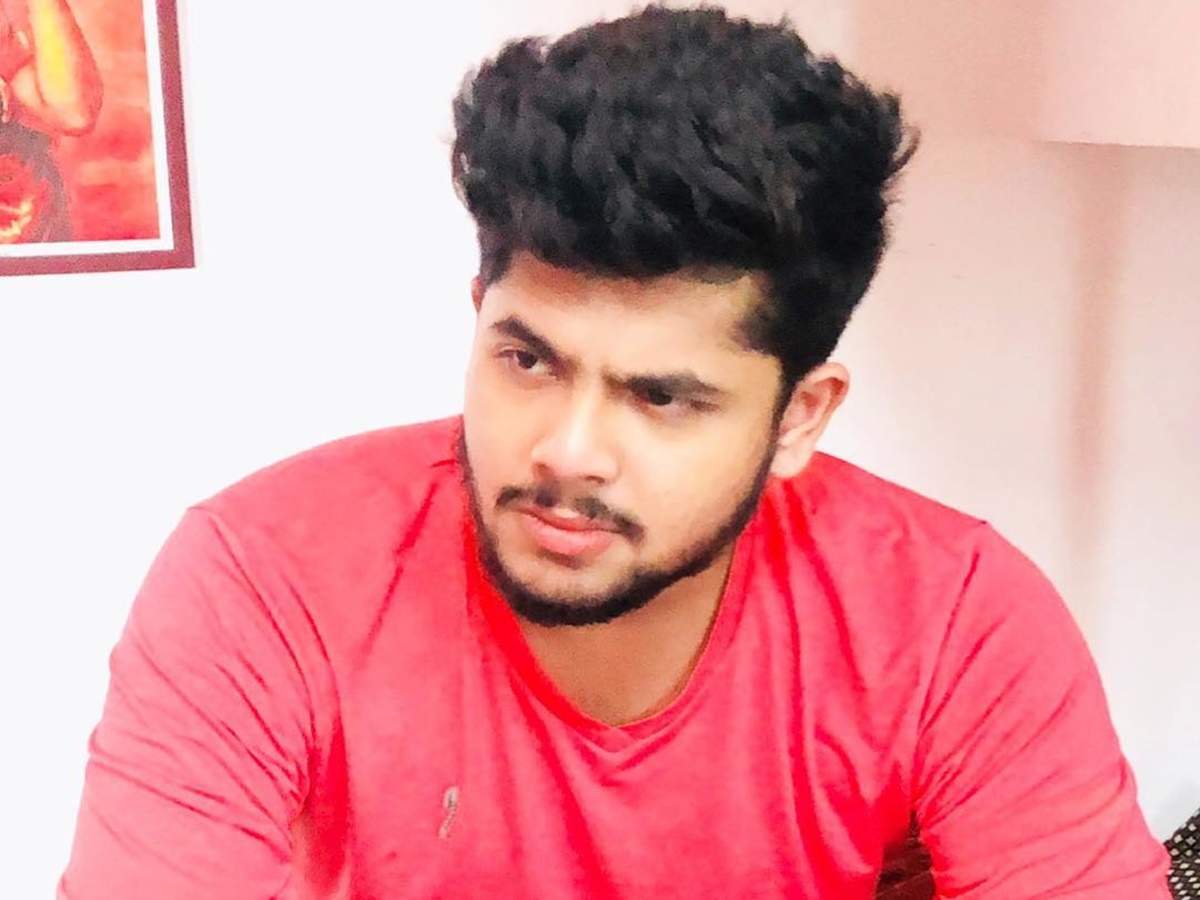 Thatteem Mutteem: Sidharth Prabhu shares a throwback picture - Times of  India