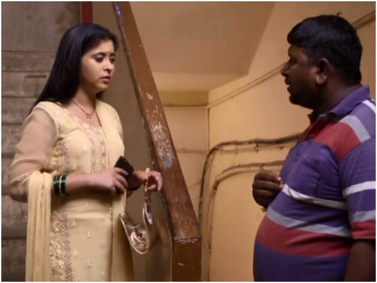 Tula Pahate Re Written Update January 24 19 Isha Learns The Truth About Her Parents Times Of India