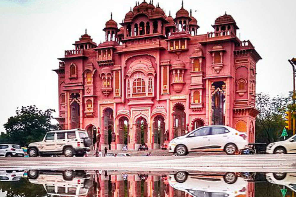 Jawahar Circle in Jaipur – a spectacular site that comes alive at night