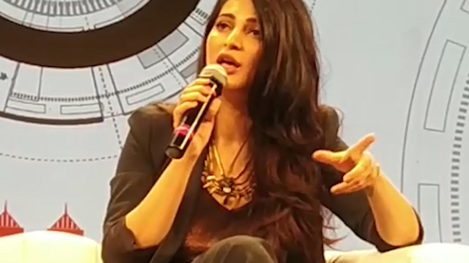 TiEcon Mumbai: Shruti Haasan talks about her journey in cinema | Entertainment - Times of India Videos