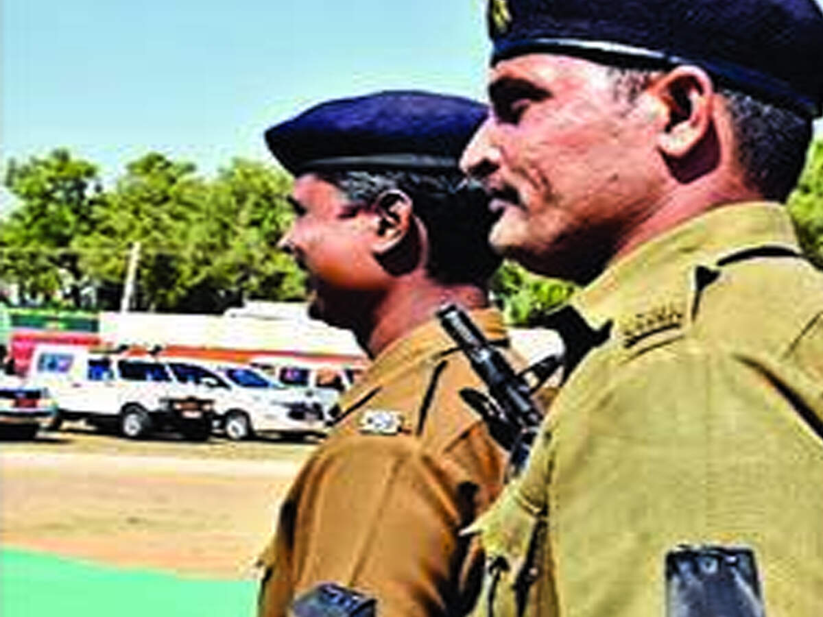 Policemen on duty across Jharkhand wear black badges | Ranchi News - Times  of India