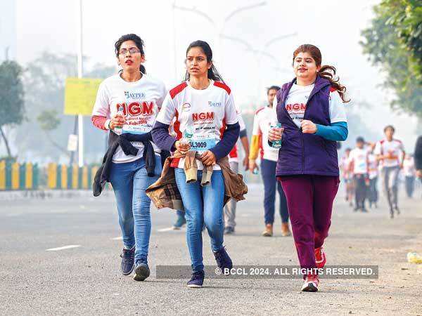 Over 2,800 Noidawallahs, two marathons, plogging and plants