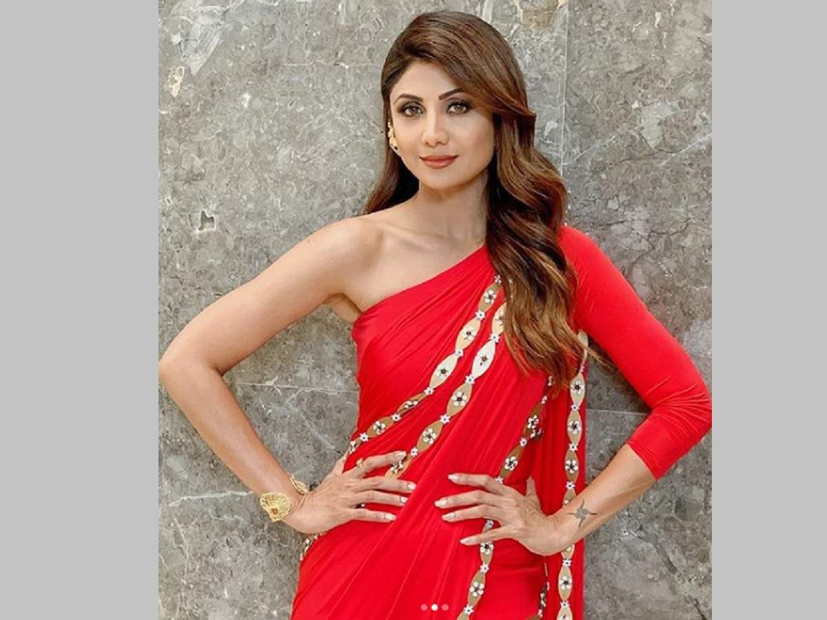 Shilpa Shetty takes her styling game to next level in a chocolate brown  pre-draped saree | Times of India