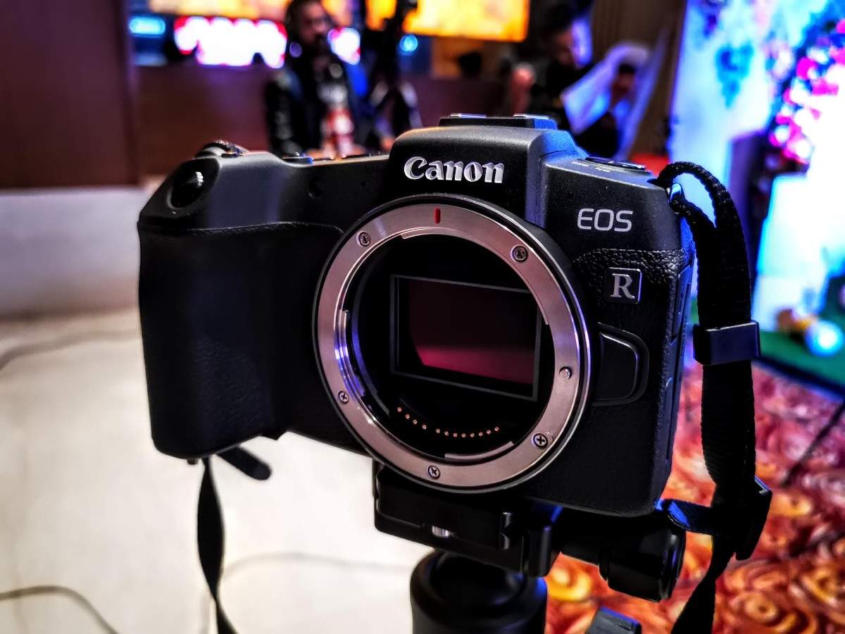 price of canon mirrorless camera