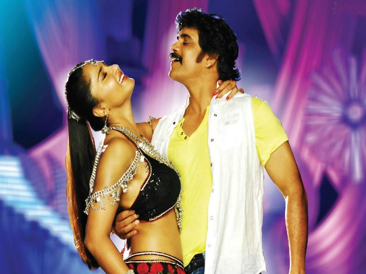 anushka shetty hot with ravi teja