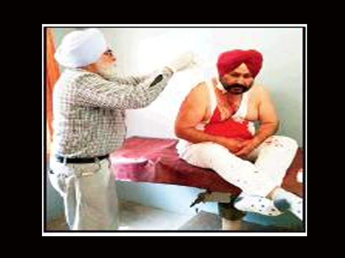 AAP’ leader Chetan Singh undergoing treatment.