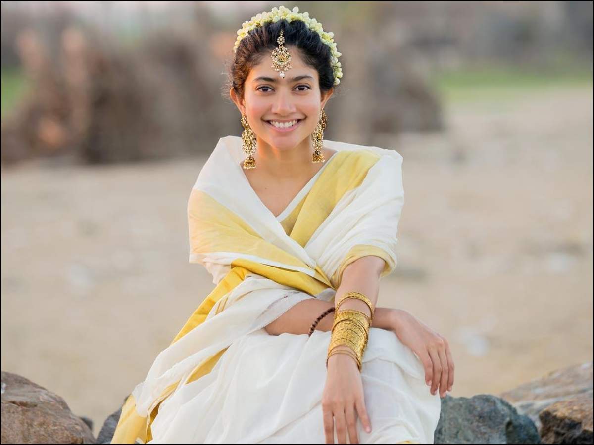 Rowdy Baby' turns into a traditional angel; Sai Pallavi invites Kerala's  New Year in style! | Telugu Movie News - Times of India