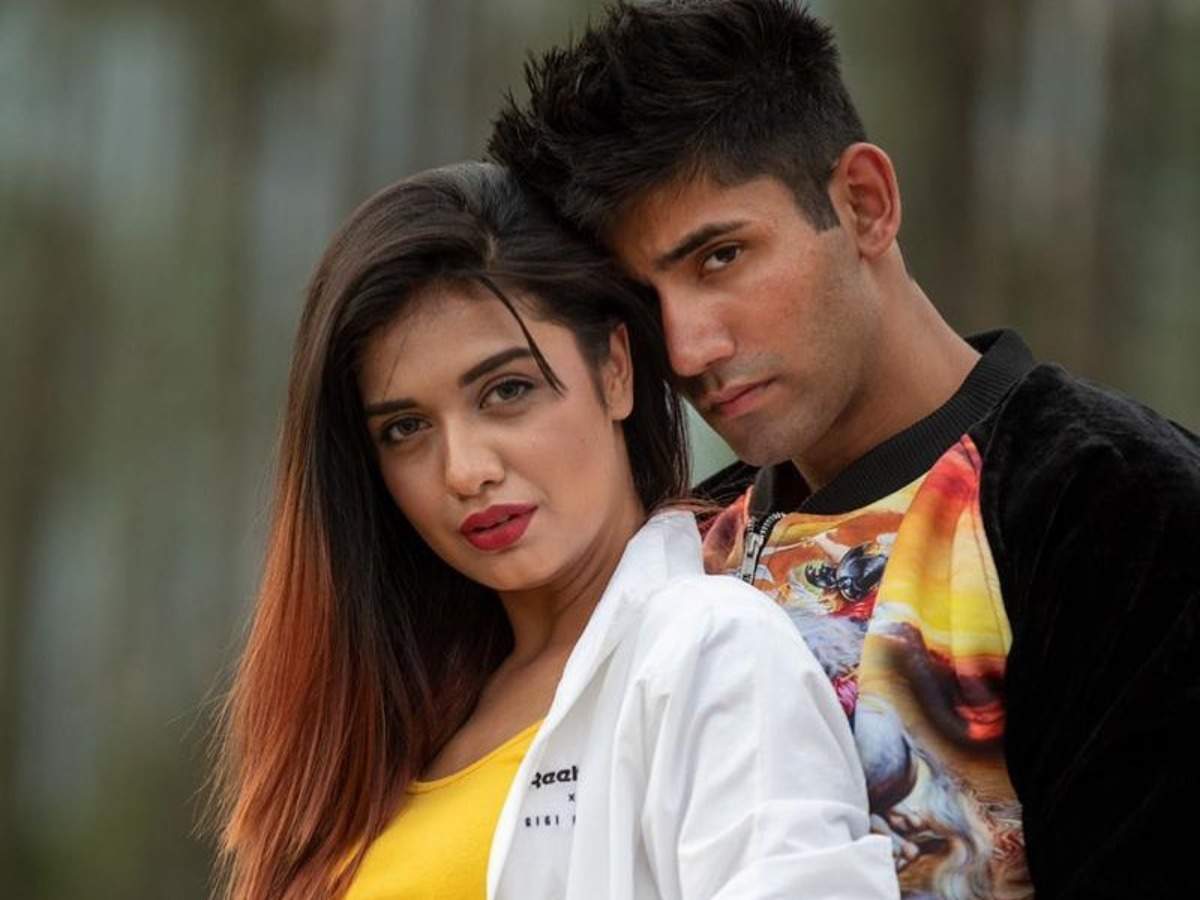 Ace of Space winner Divya Agarwal wishes beau Varun Sood on his