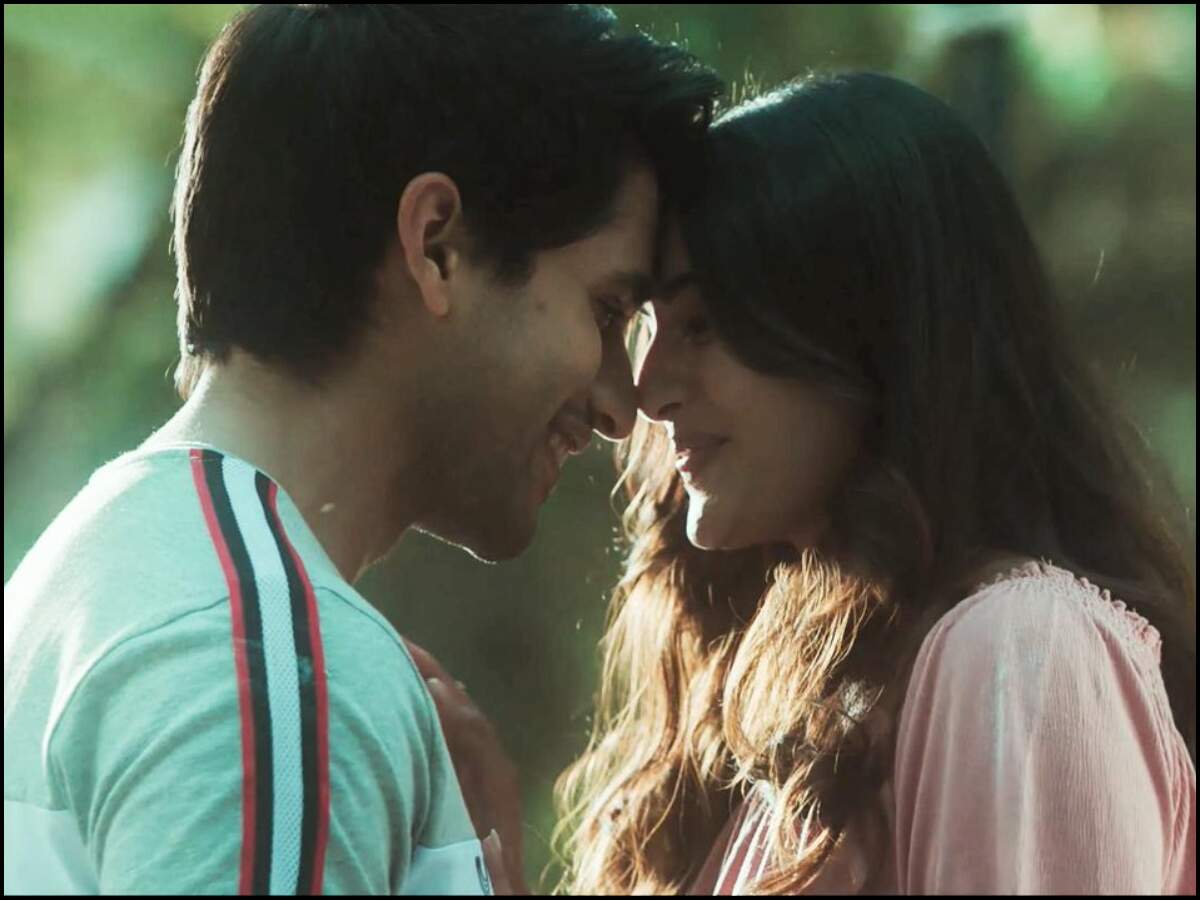 Naa Gundello Video Promo: Naga Chaitanya and Divyansha Kaushik share some  crackling chemistry | Telugu Movie News - Times of India