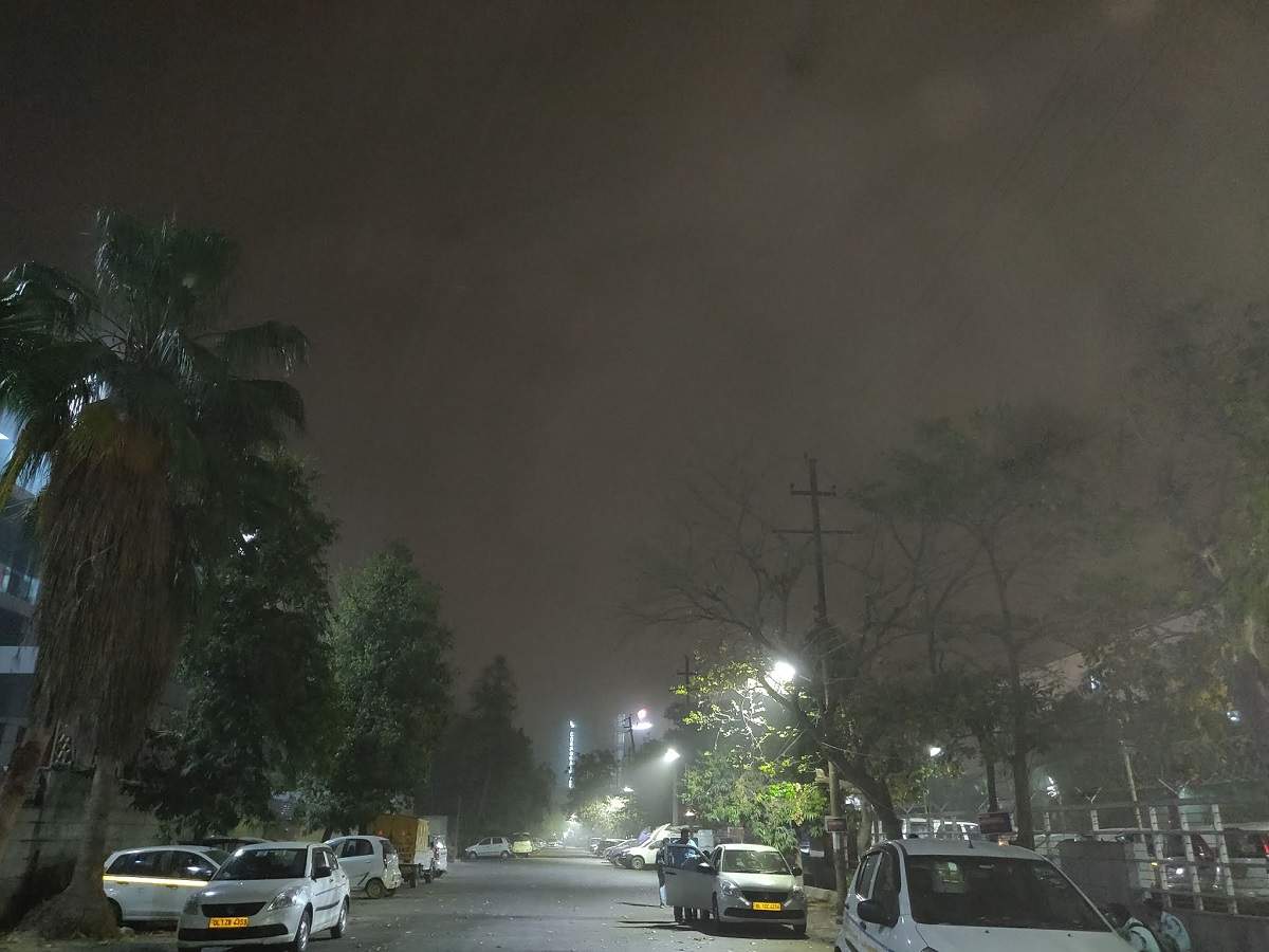 Some areas in southeast Delhi and Noida witnessed strong winds between 8.30 to 9pm.