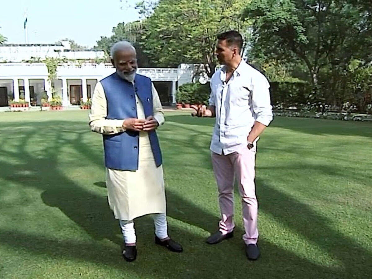 PM Narendra Modi speaks to Akshay Kumar on love for mangoes, family life, retirement plans and more - Times of India ►