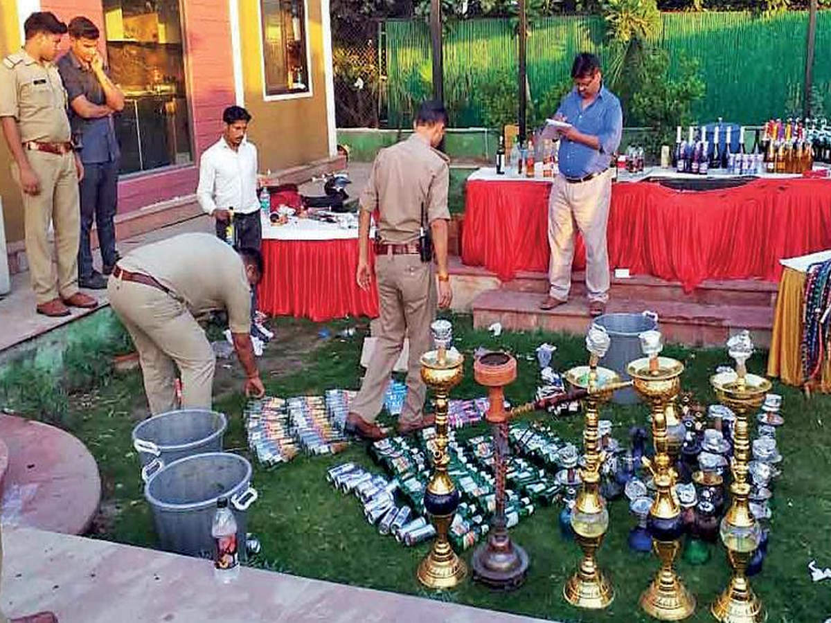 Rave Party In Noida Farmhouse In Noida Raided For Rave Party 192 Arrested Noida News Times Of India