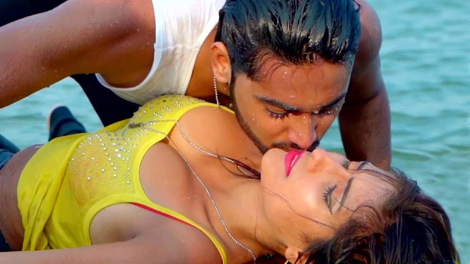 North indian bhabhi saree nude Mature amateurs with cellulite thighs