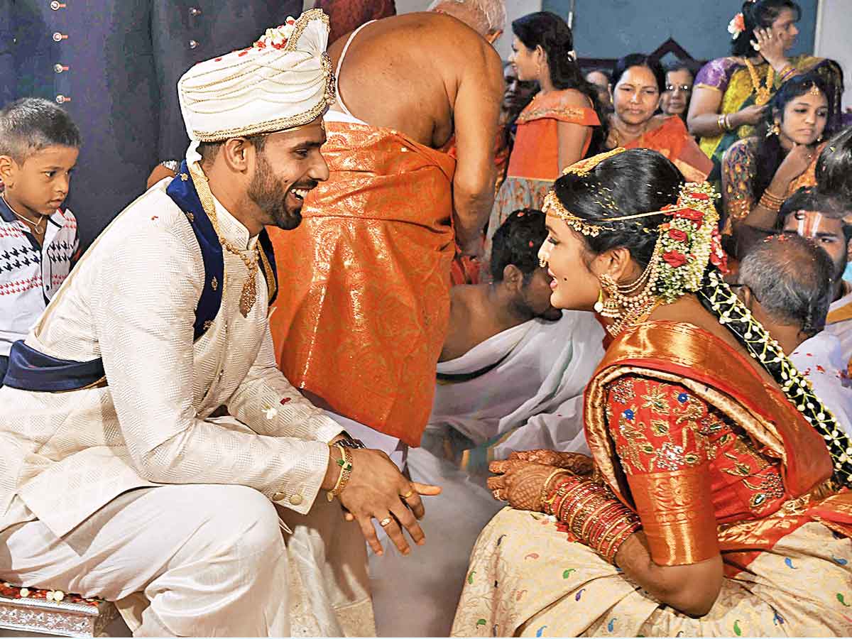 Hanuma Vihari ties the knot with Preetiraj in a ...