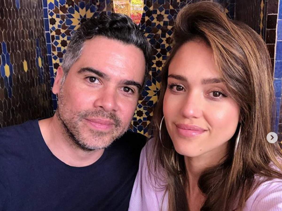 Jessica Alba S Adorable Anniversary Post For Hubby Cash Warren English Movie News Times Of India