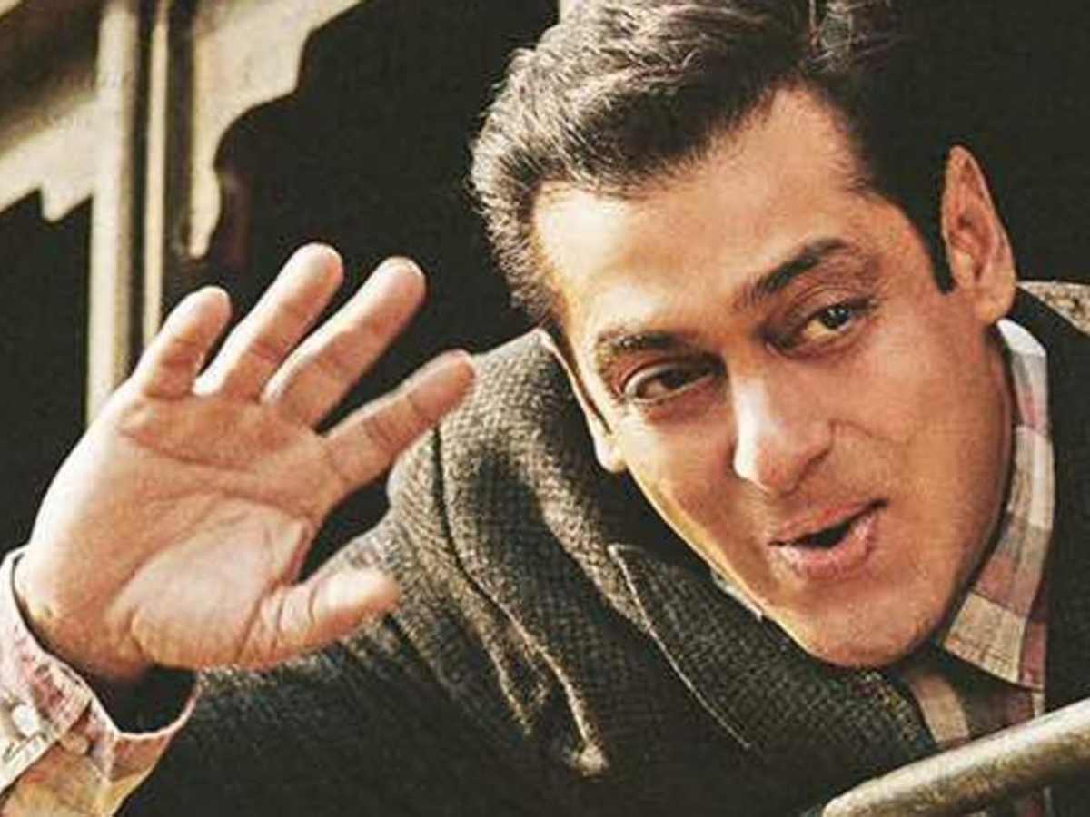 This throwback picture of Salman Khan from the set of 'Tubelight' reveals  what the actor does in his free time | Hindi Movie News - Times of India