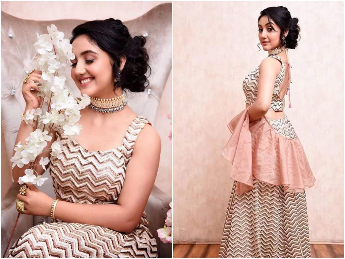 Patiala Babes fame Ashnoor Kaur crosses 2 million on Instagram; shares a  happy picture - Times of India