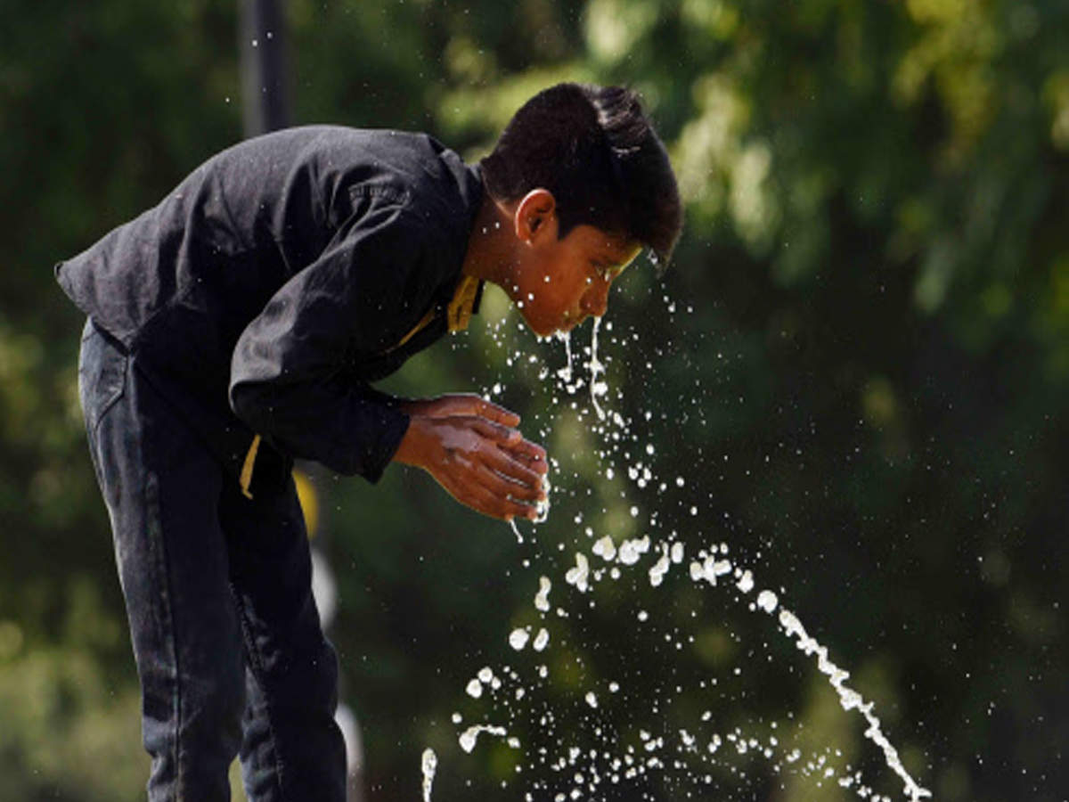 Delhi: Mercury may touch 45°C in next 48 hrs