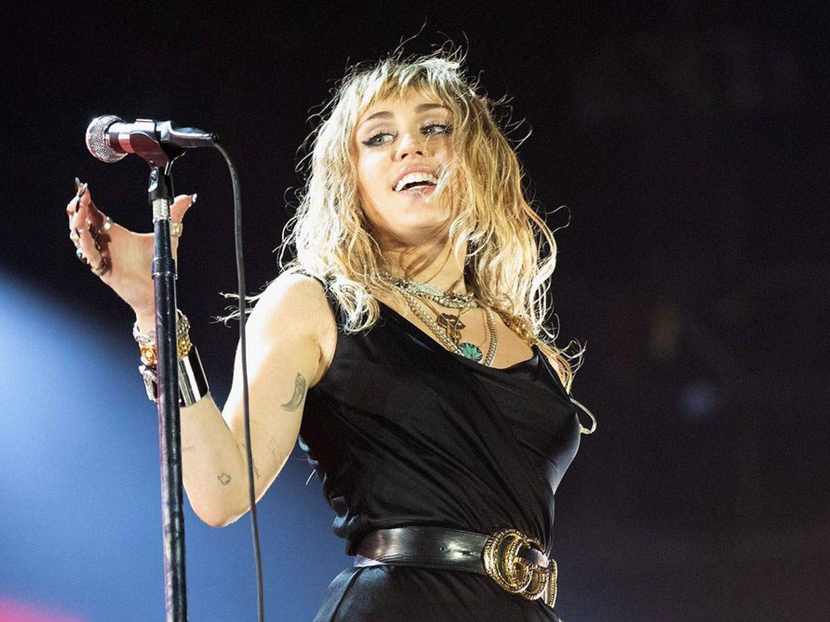 Miley Cyrus issues strong statement against groping incident, says 