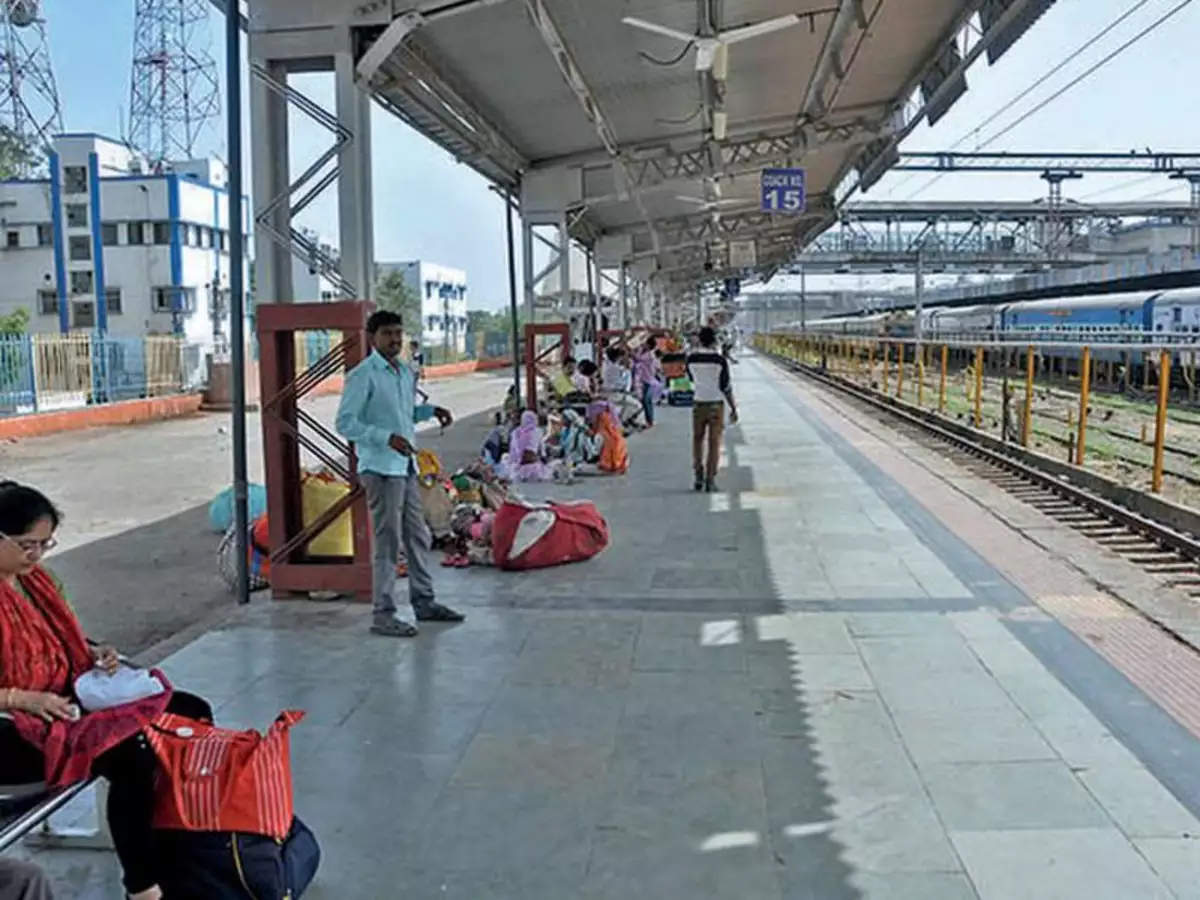 Udhana station 
