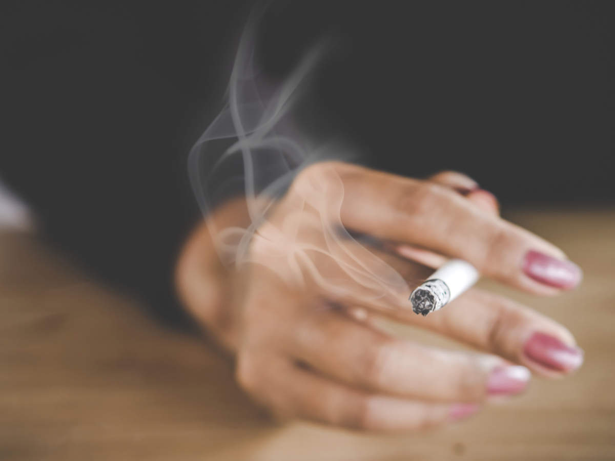How smoking affects woman body differently - Times of India