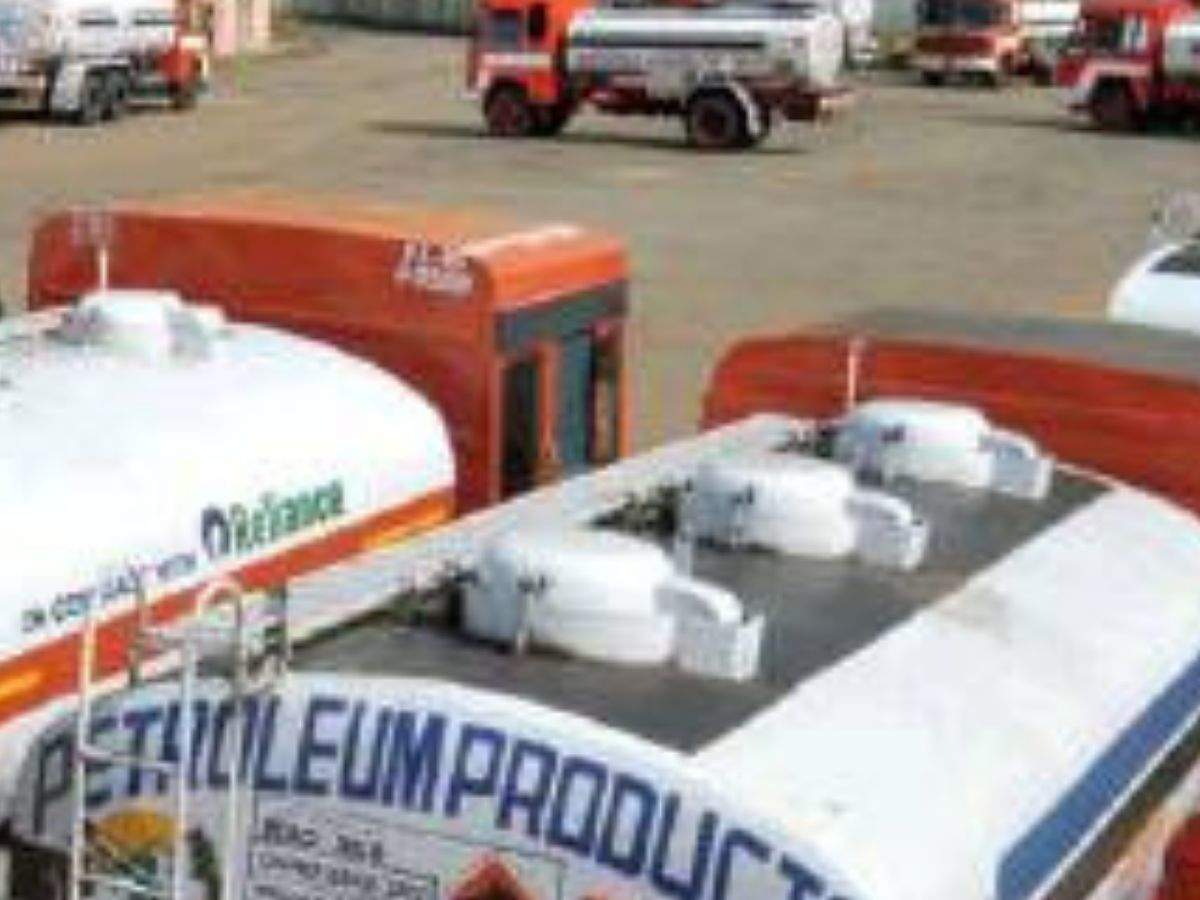 The indefinite strike by tanker truck owners will begin on Friday