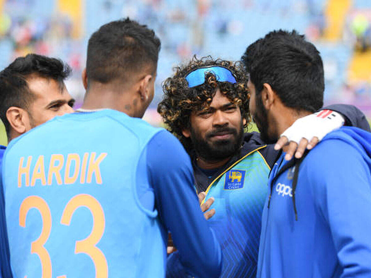 Lasith Malinga chats with Yuzvendra Chahal, Hardik Pandya, Jasprith Bumrah at Headingley in Leeds. (Getty Images)