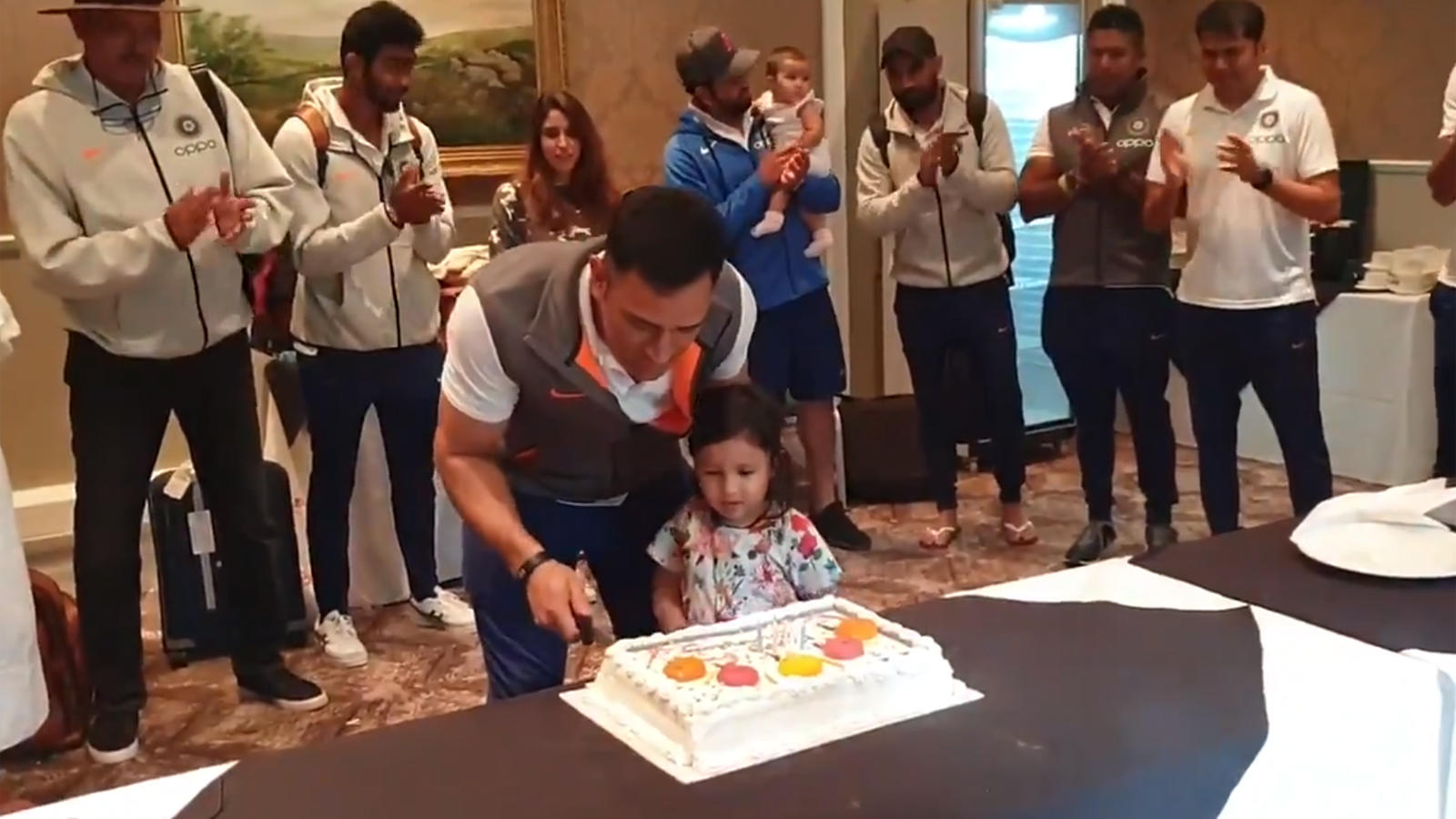 Watch: Mahendra Singh Dhoni celebrates birthday with teammates ...