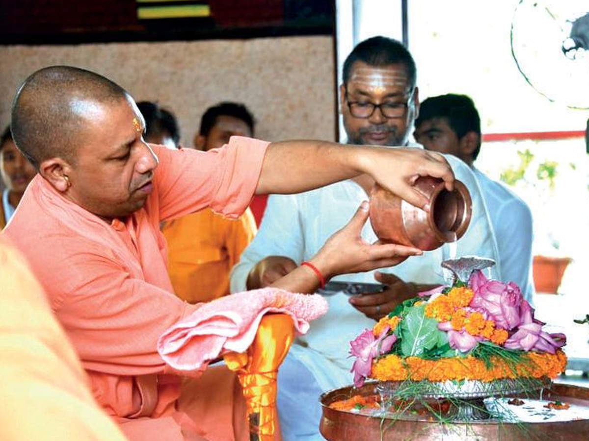CM performing Rudrabhishek at Gorakhnath temple