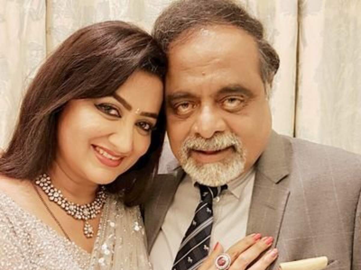 Sumalatha Ambareesh: I am eagerly waiting to watch Ambareesh in  'Kurukshetra' | Kannada Movie News - Times of India