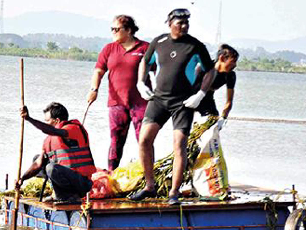 The divers excavated 55 bags of degradable and non-degradable waste from a stretch of the river facing the Odisha Maritime Museum at Jobra