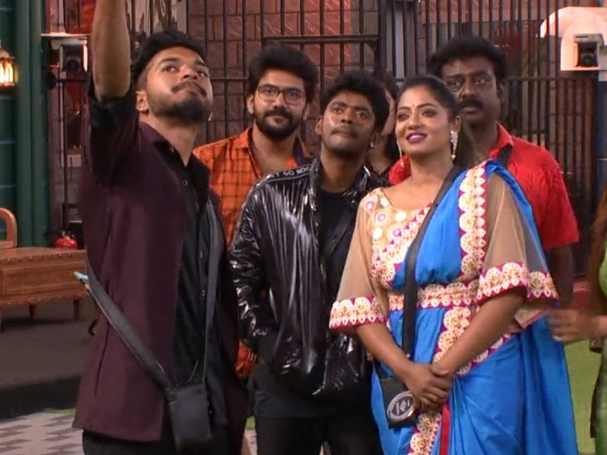 Caius udvide Frø Bigg Boss Tamil 3: Reshma Pasupuleti is evicted from the house, fans term  it 'unfair eviction' - Times of India
