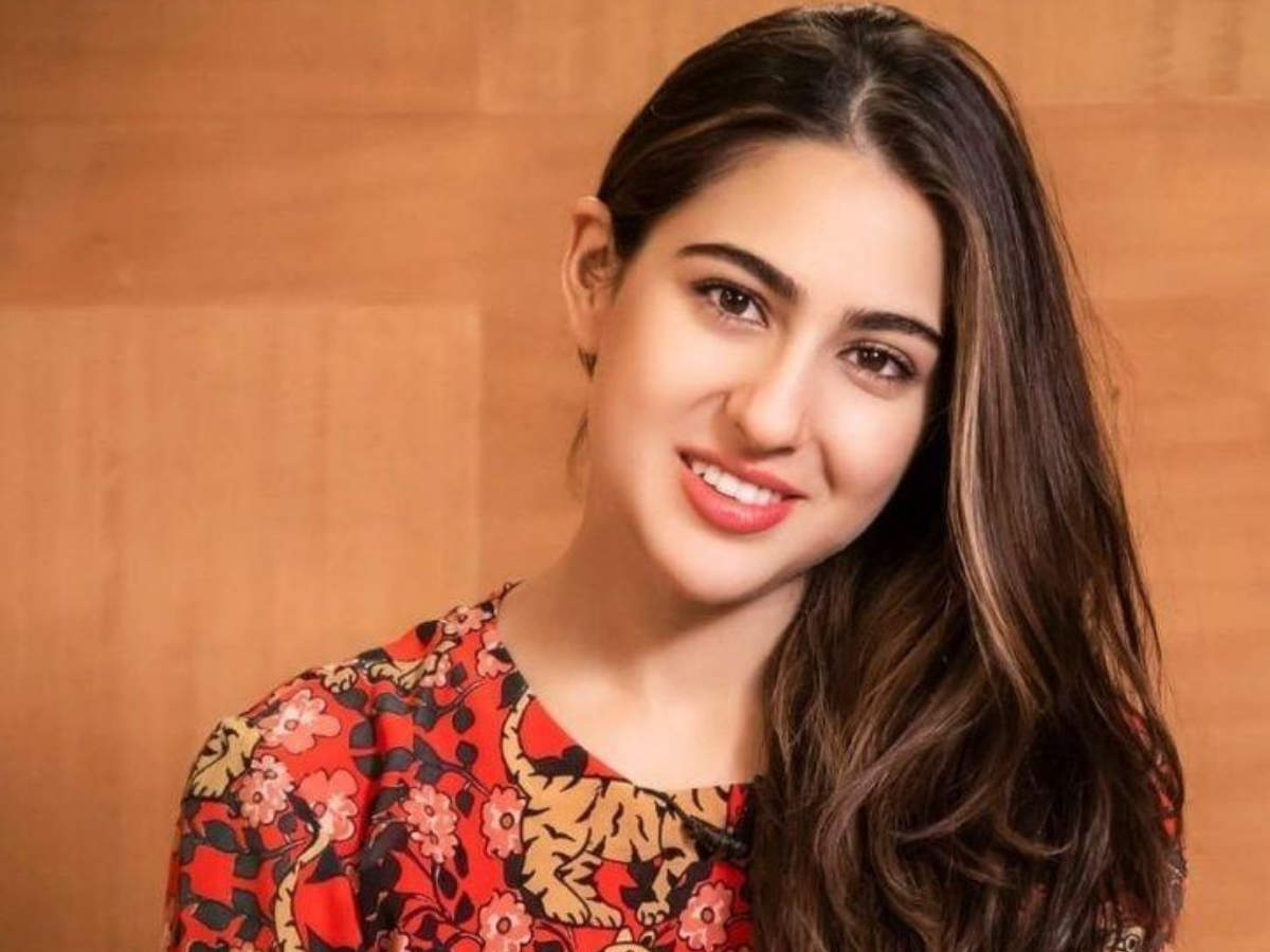 Unique Yet Breathtaking! From Shanaya Kapoor To Sara Ali Khan: Take Cues  From Bollywood Divas For Some Elegant Hairstyles This Festive Season |  IWMBuzz