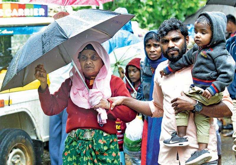 Residents from Chooralmala neighbouring Puthumala being shifted to relief camps in Wayanad on Saturday