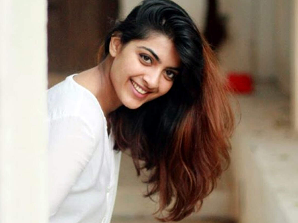 Aamir Khan S Niece Zayn Marie Khan To Make Her Bollywood Debut