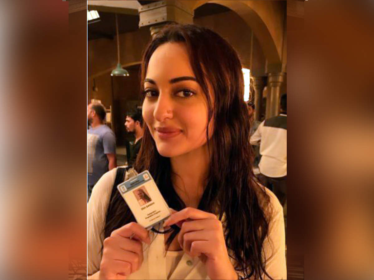 Photos: Sonakshi Sinha takes her fans through a wonderful journey of  'Mission Mangal' | Hindi Movie News - Times of India
