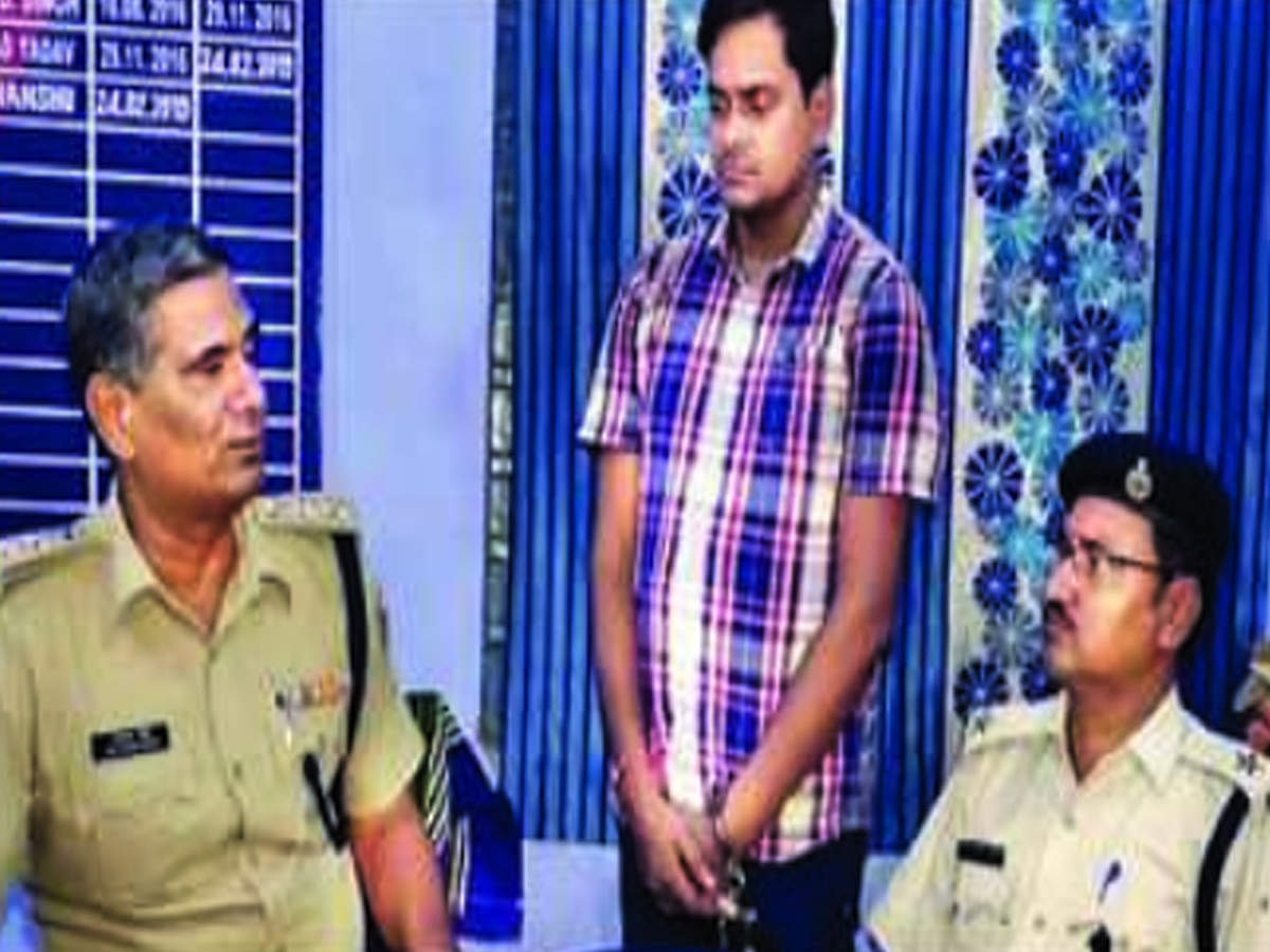 Sunil Kumar is interrogated by city DSP at Bhagalpur 