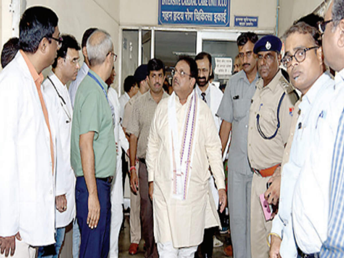 Health minister Raghu Sharma at SMS Hospital on Wednesday